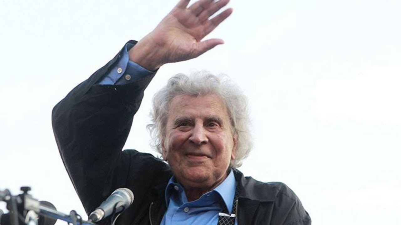 Mikis Theodorakis hayatını kaybetti