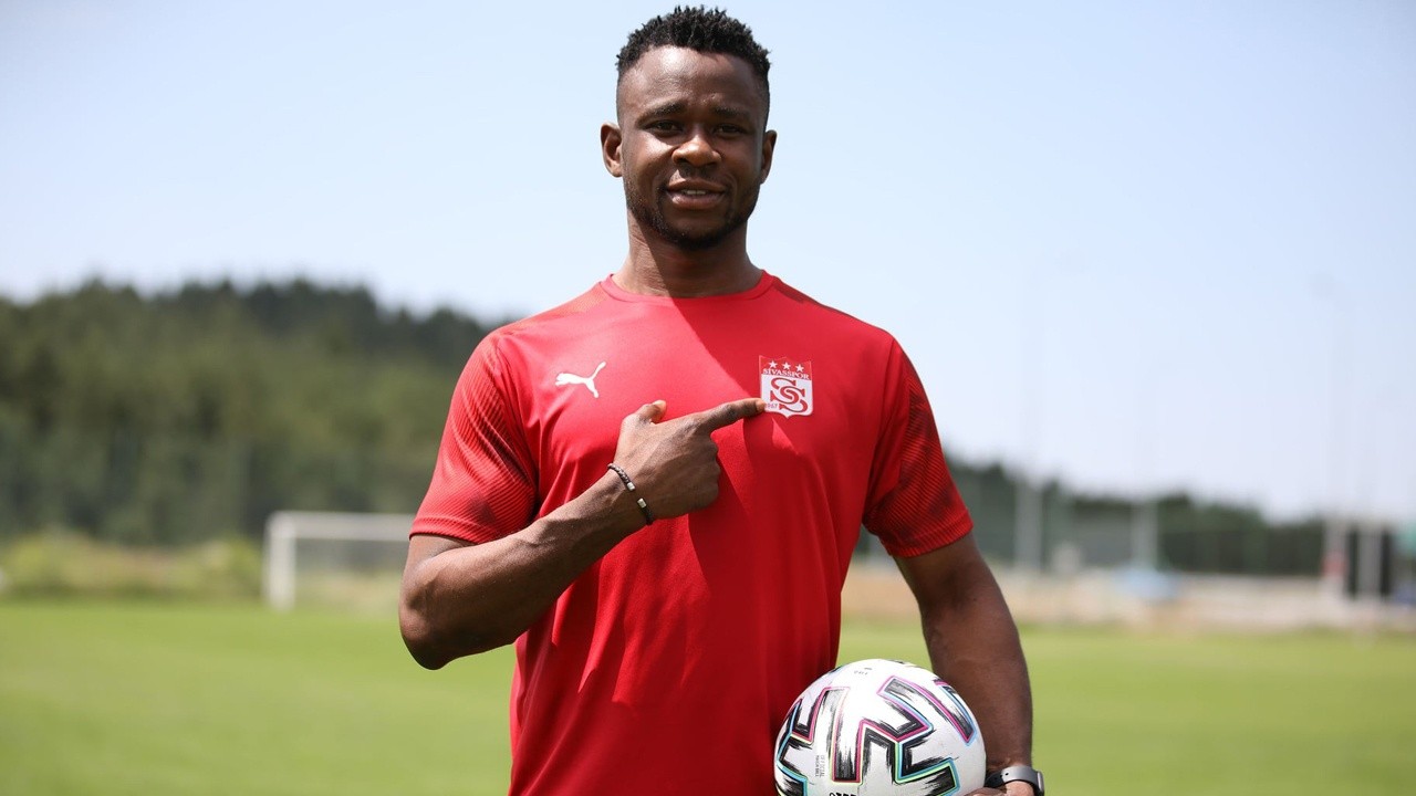 Sivasspor’a Leke James’ten kötü haber!