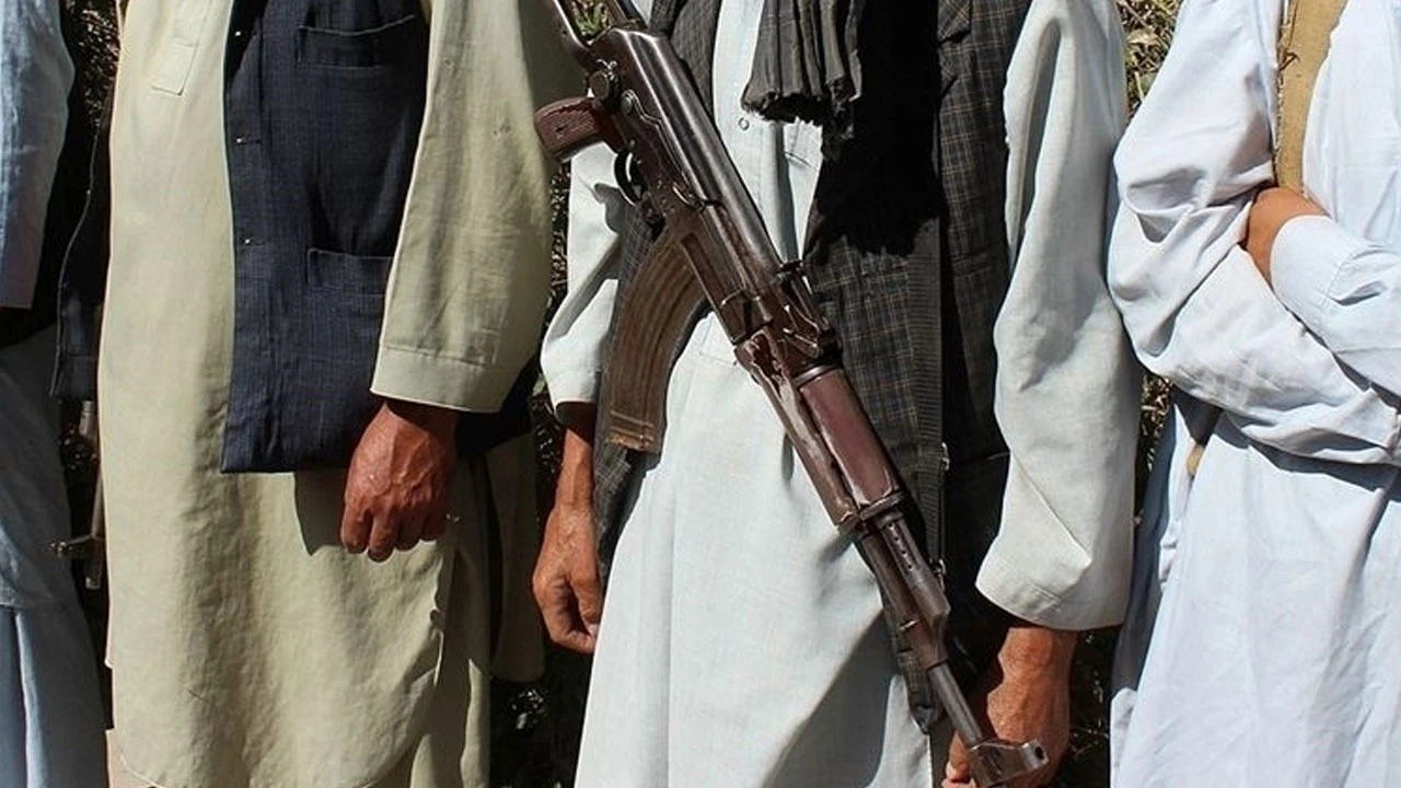 Son dakika: Taliban, Pençşir vilayetinde iki ilçeyi ele geçirdi şehir merkezine 2.5 km kaldı