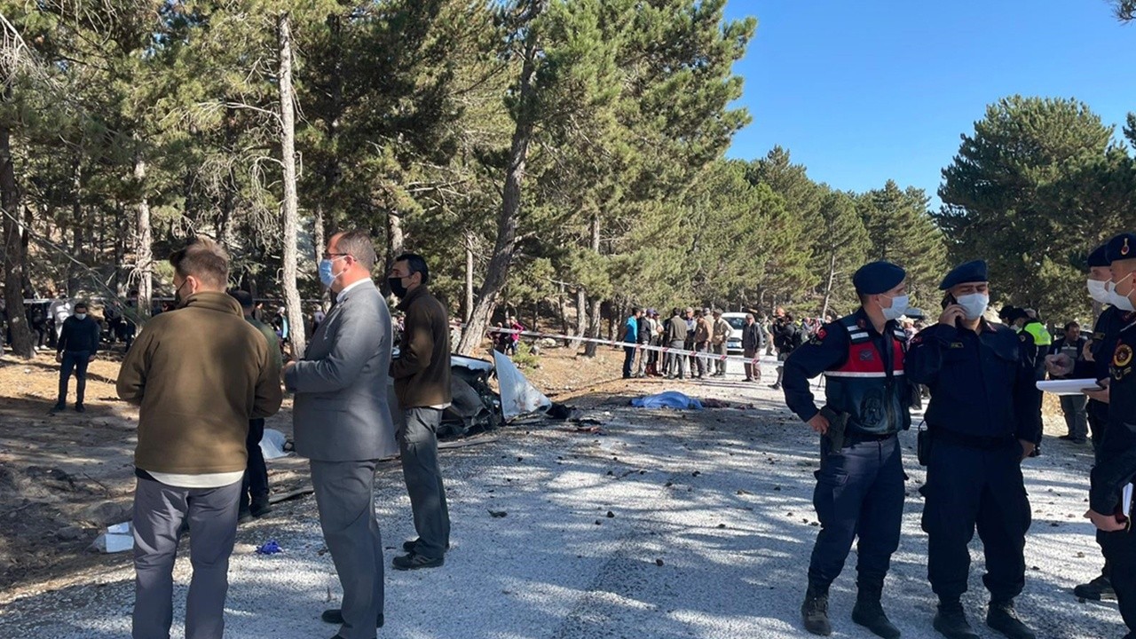 Afyonkarahisar&#039;da feci kaza! Öğrenci servisi devrildi: 5 ölü, 5 yaralı