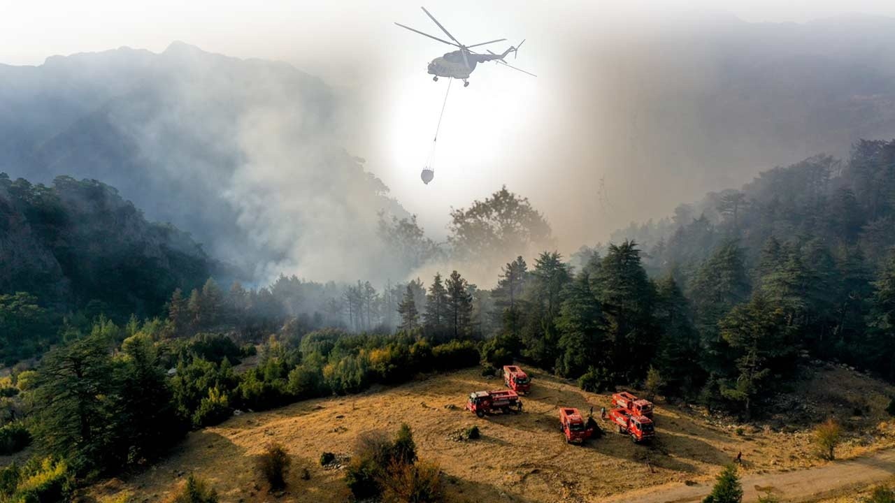 Antalya Konyaaltı&#039;ndaki orman yangını kontrol altında