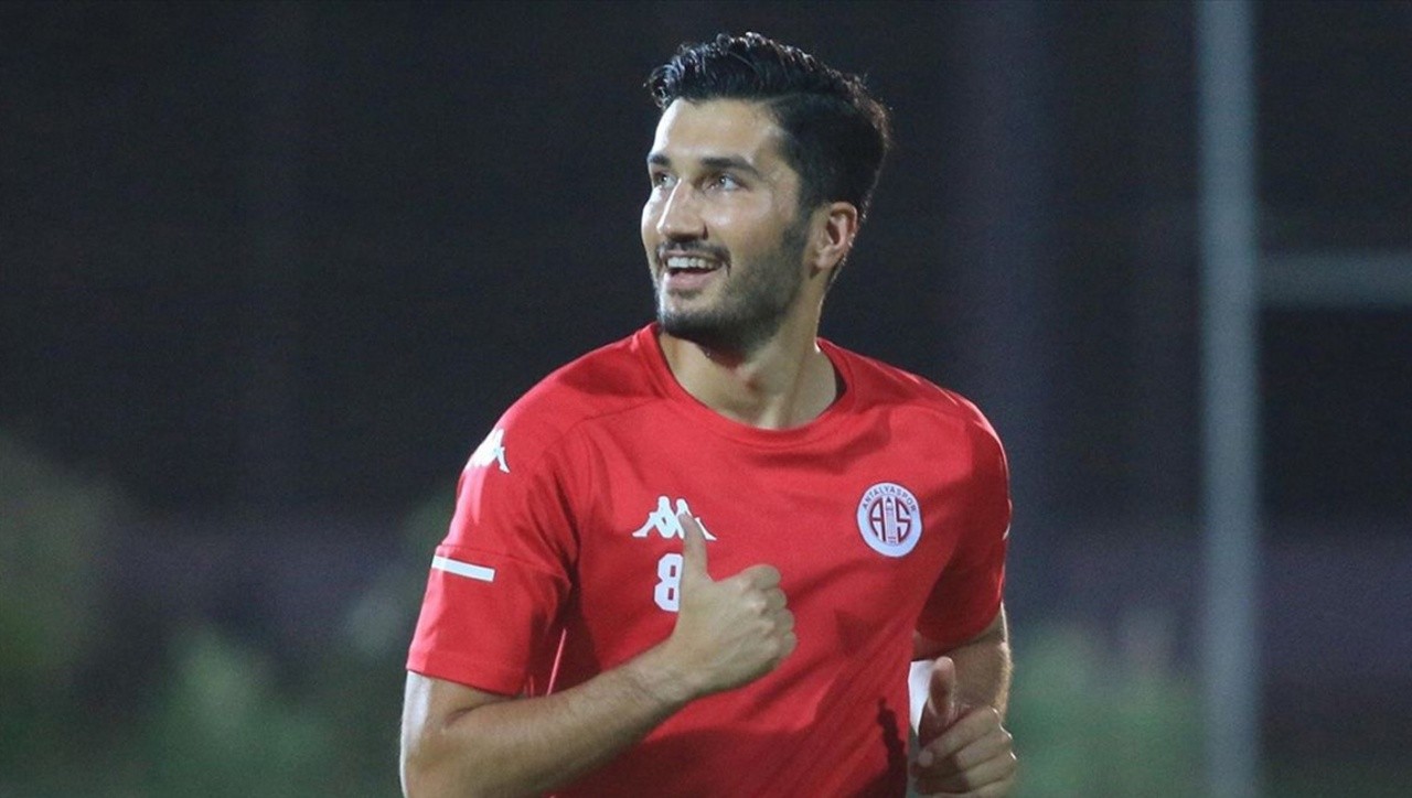 Antalyaspor&#039;da futbol takımı Nuri Şahin&#039;e emanet!