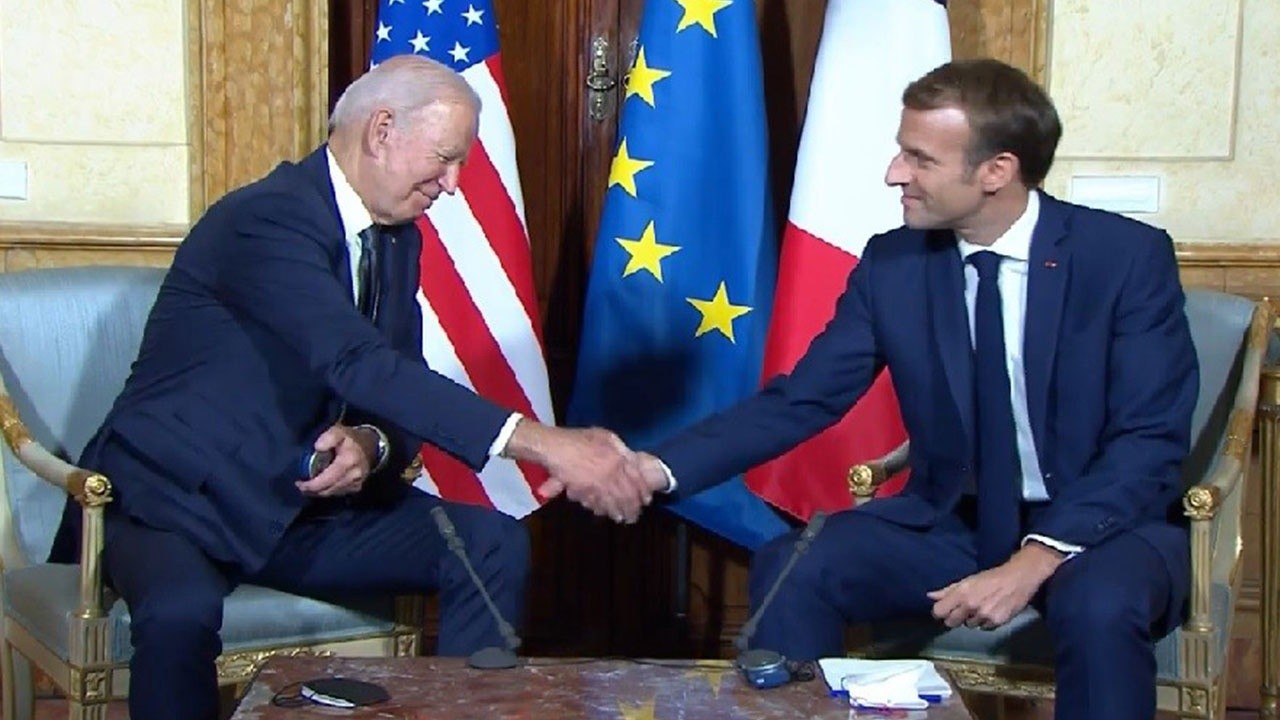 Biden ve Macron kriz sonrası ilk kez yüz yüze buluştular