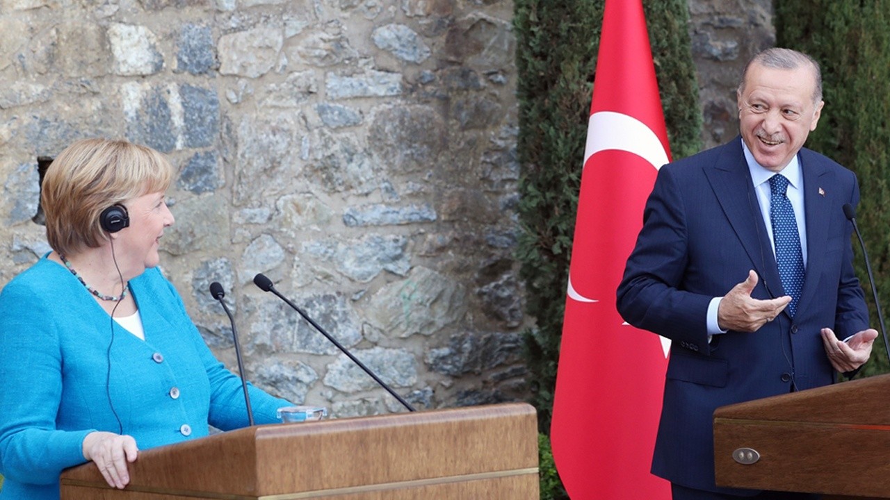 Cumhurbaşkanı Erdoğan ile Merkel arasında gülümseten diyalog: Hayat işte...