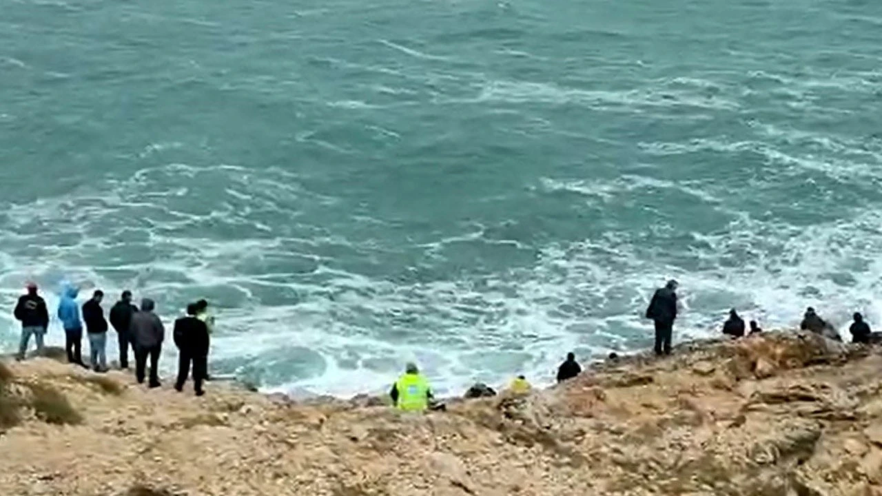 Denizde hayata tutunma mücadelesi kamerada