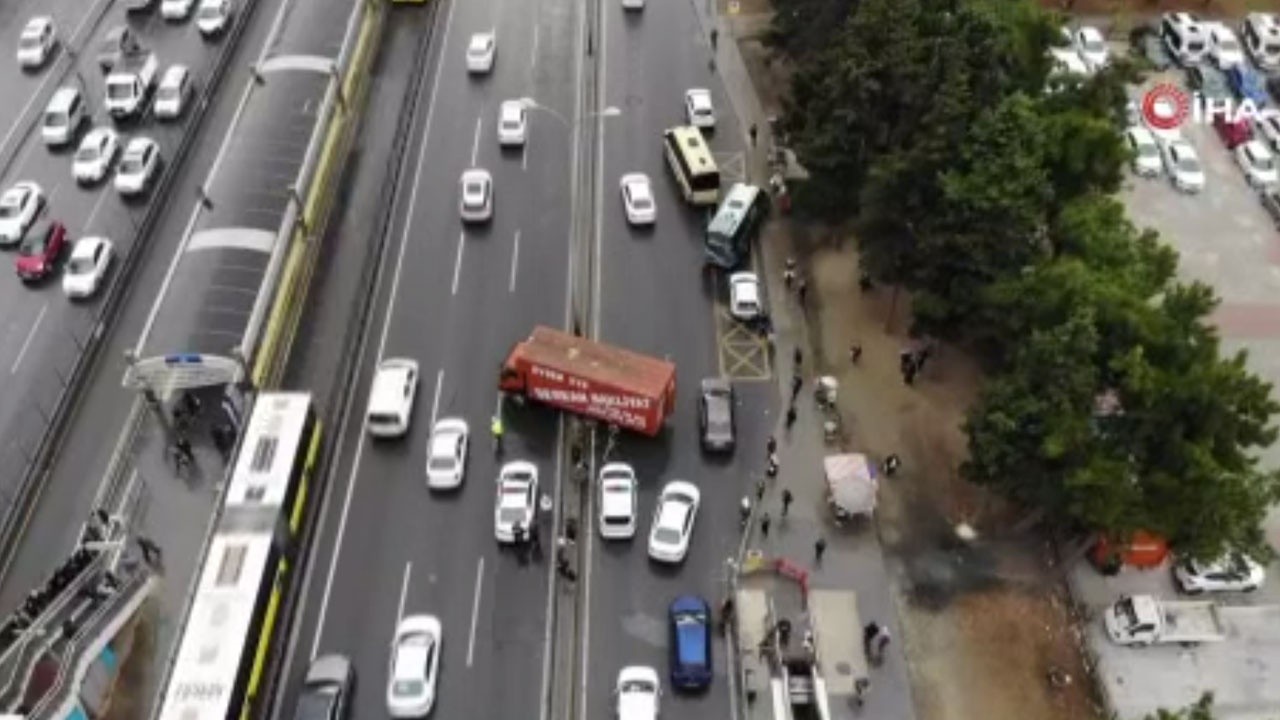 E-5&#039;te zincirleme kaza: Trafik durma noktasına geldi