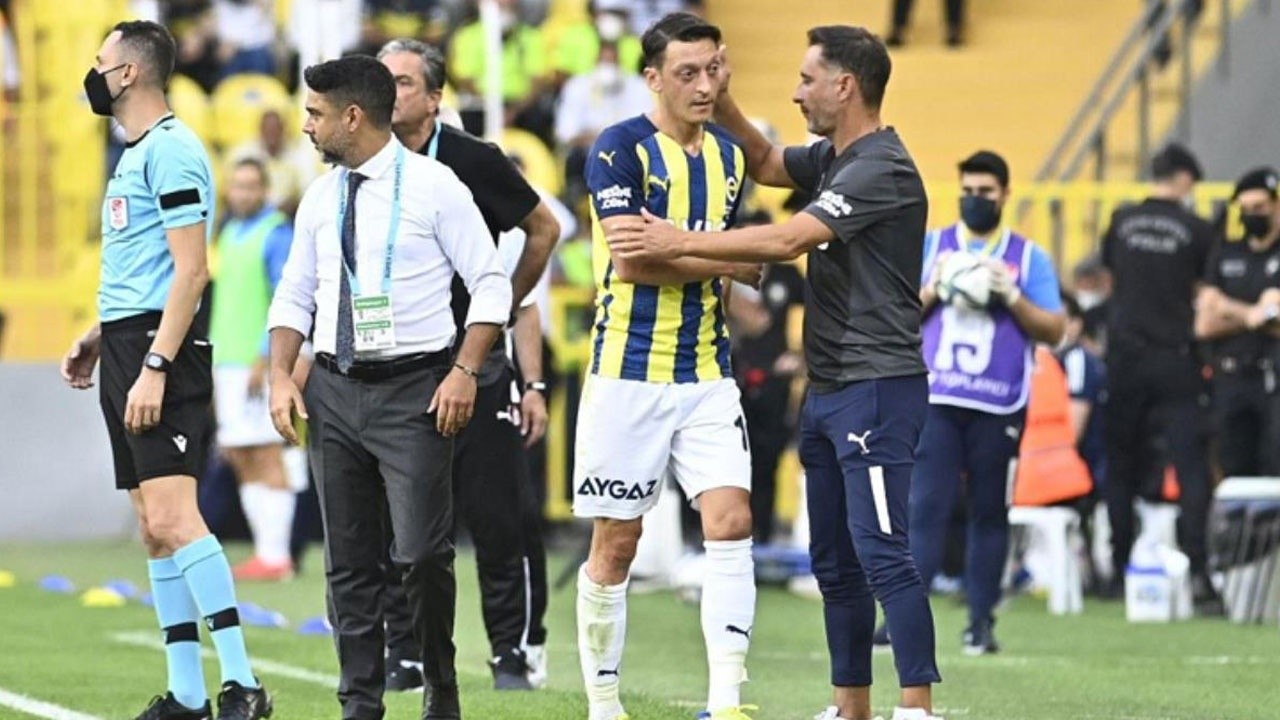 Fenerbahçe’de Mesut Özil krizi: Pereira oyuna almadı, tişörtünü fırlatıp attı
