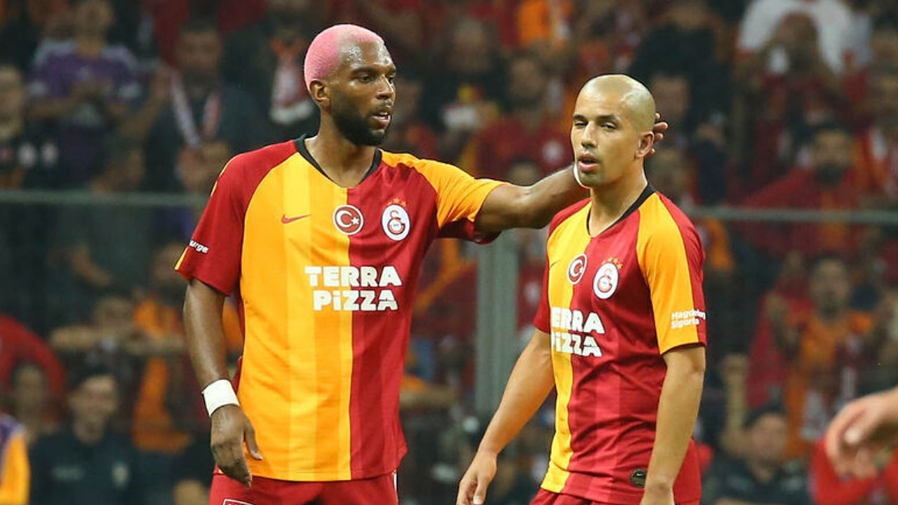 Galatasaray&#039;da iki ayrılık birden: Devre arası gidiyorlar