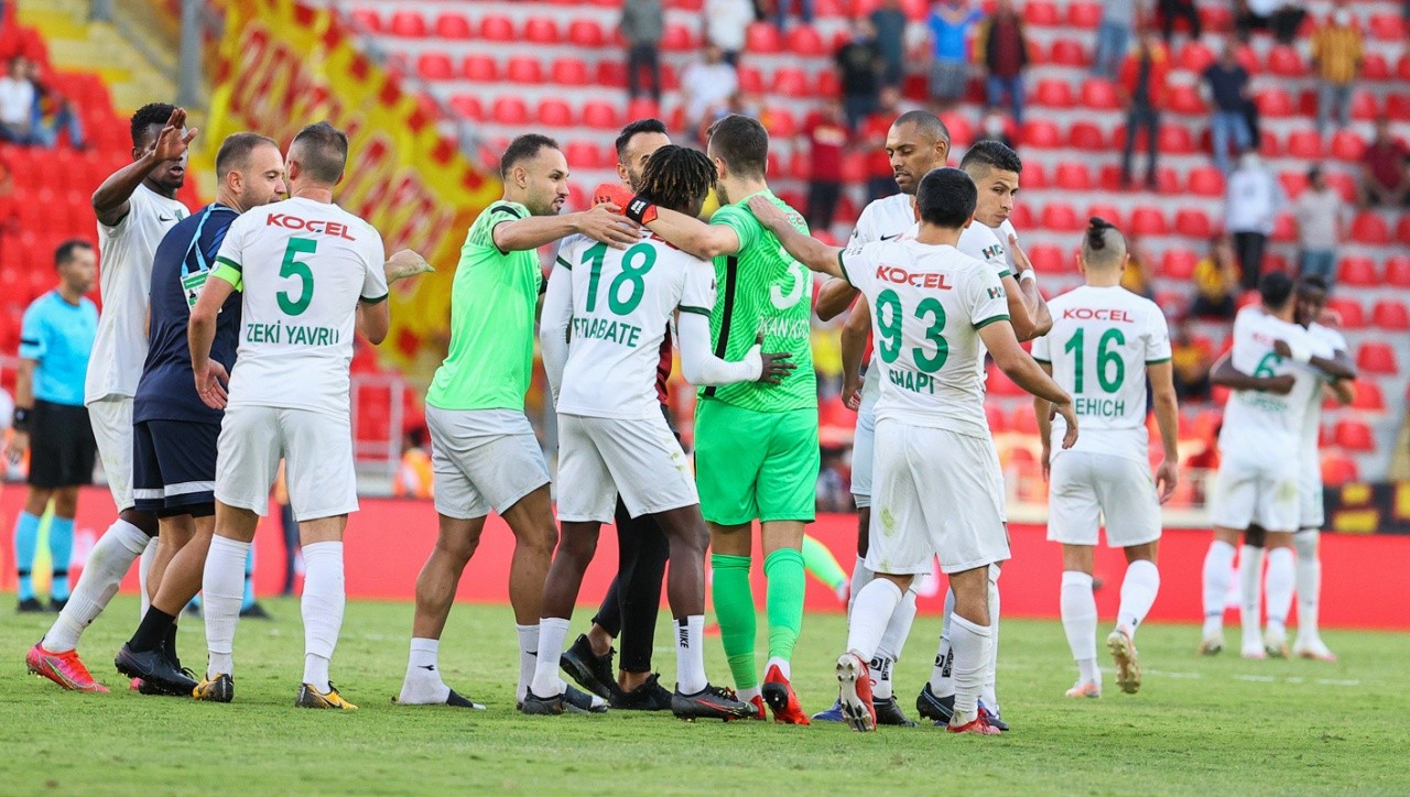 Giresunspor ilk galibiyetini İzmir&#039;de aldı!