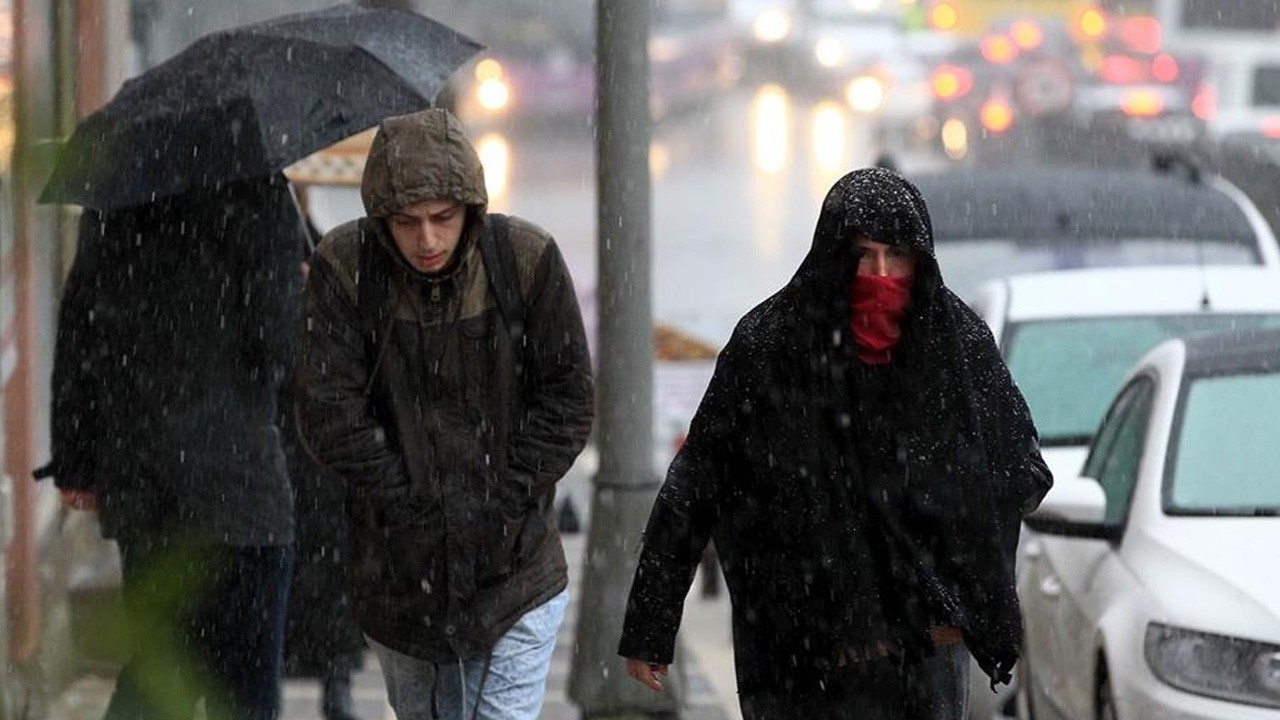 Güneşe elveda, sağanak geri dönüyor! Sıcaklık 10 derece birden düşecek (24 Ekim hava durumu)