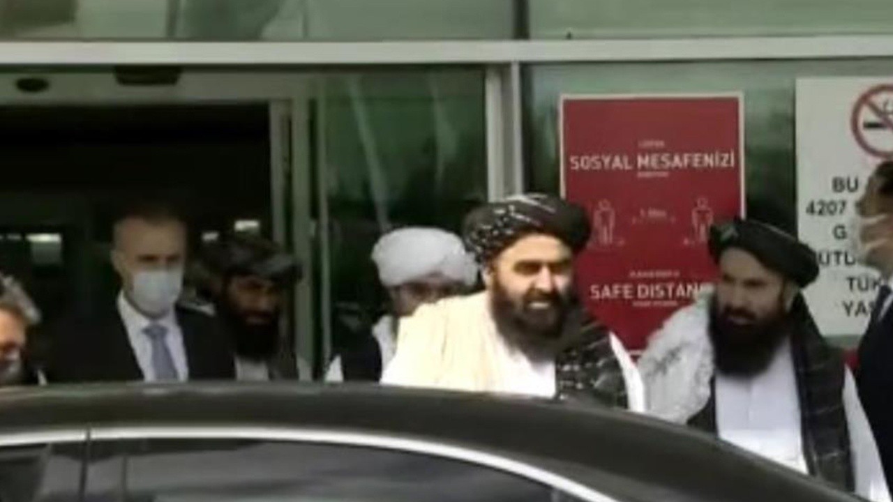 İlk resmi temas! Taliban heyetini taşıyan uçak Esenboğa Havalimanı&#039;nda