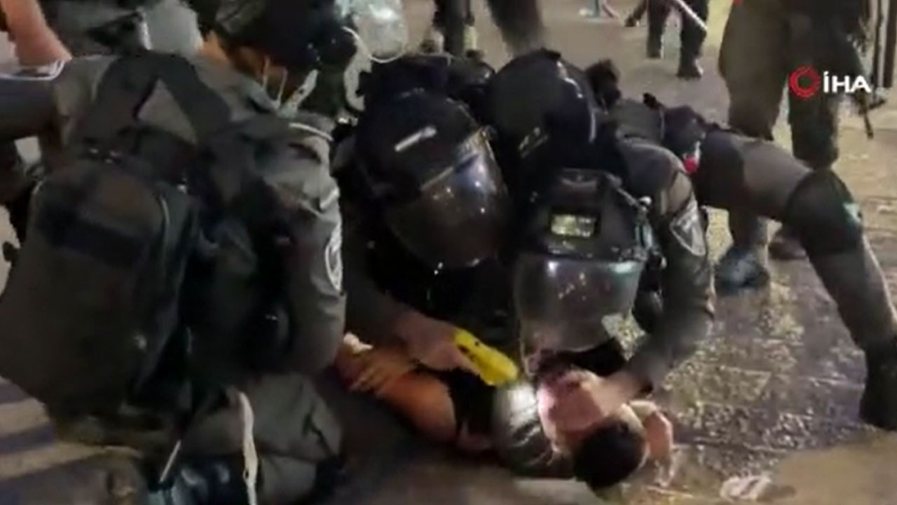 İşgalci İsrail Mevlid Kandili&#039;ni kutlayan Filistinlilere saldırdı: 49 yaralı