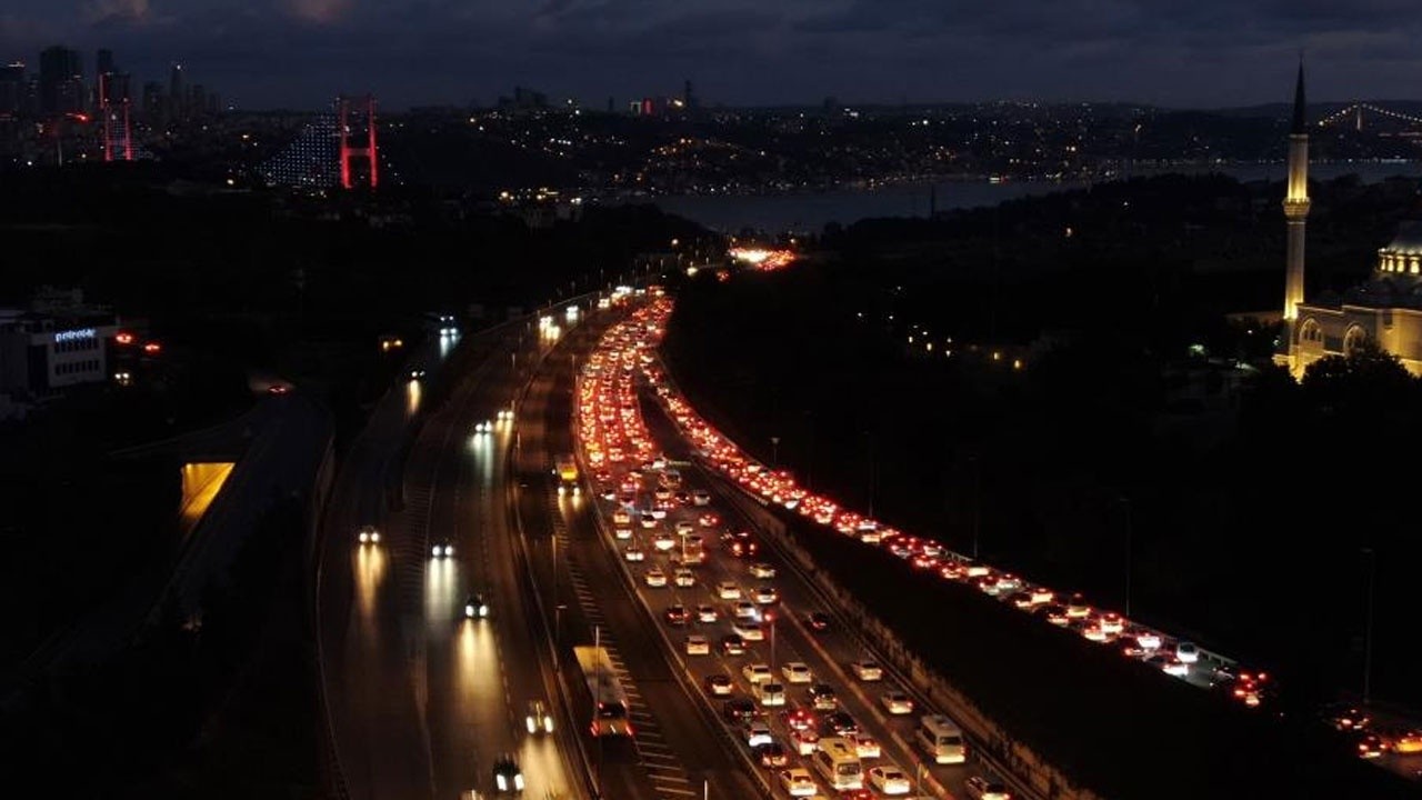 İstanbul&#039;da trafik yoğunluğu!
