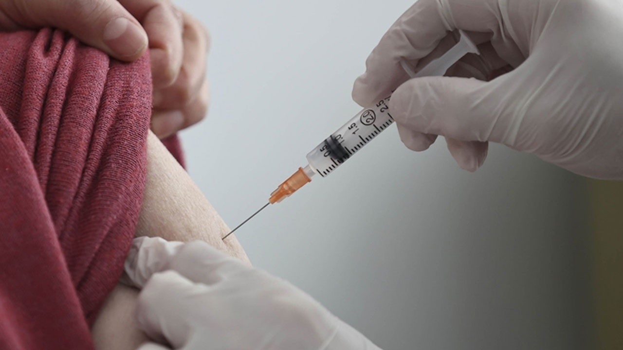 Koronavirüs aşısında üç yeni yan etki açıklandı