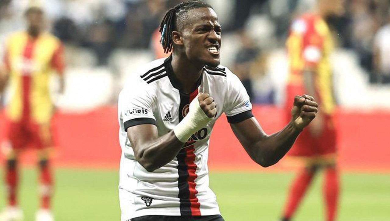 Michy Batshuayi&#039;den şampiyonluk yorumu: Çok yükseklerde uçan bir takımız