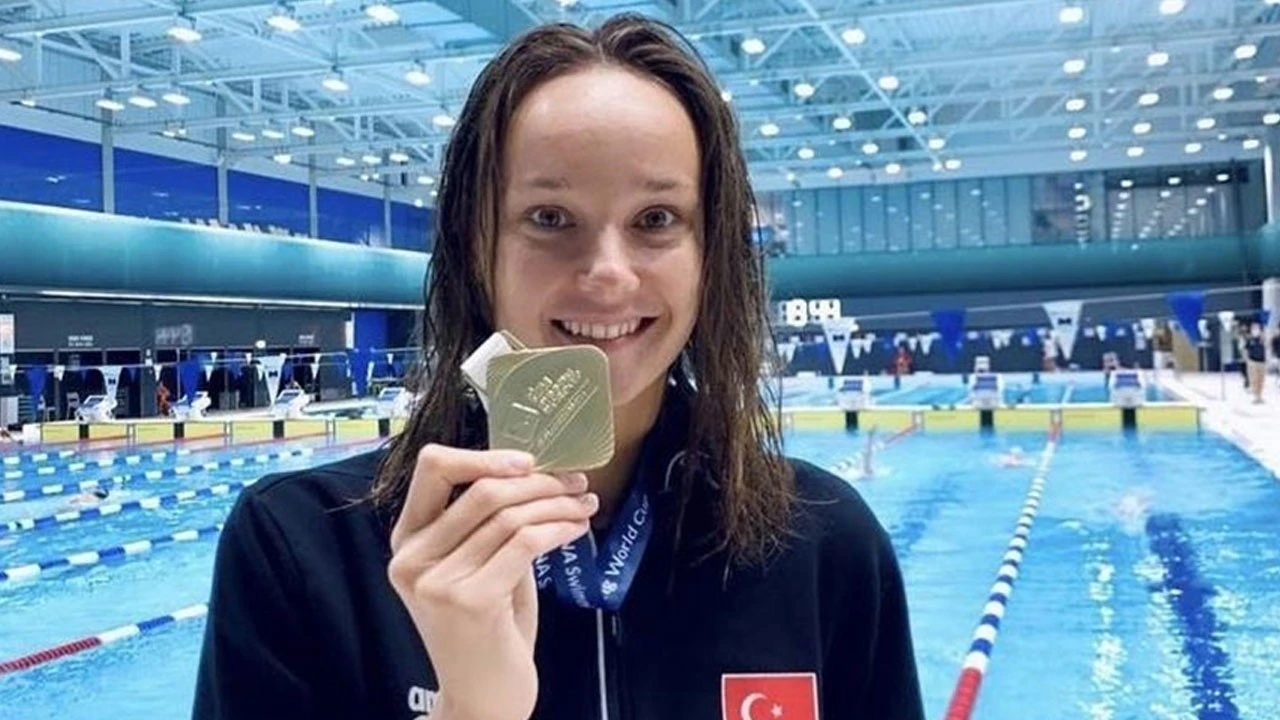 Milli yüzücü Viktoria Zeynep Güneş'ten altın madalya