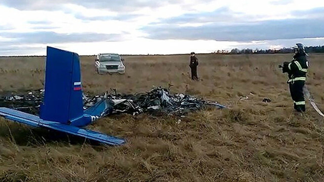 Rusya’da küçük uçak düştü! Pilot ve yolcu öldü