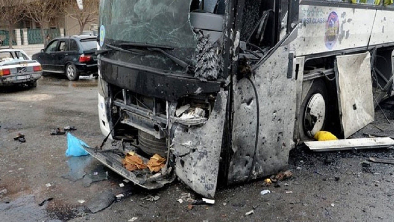 Şam&#039;da askeri araç geçişinde patlama: Çok sayıda ölü ve yaralı