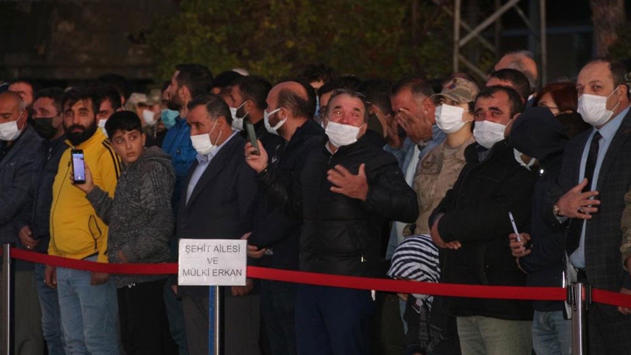 Şehit yakını: Birimiz değil, binimiz bu millete feda olsun