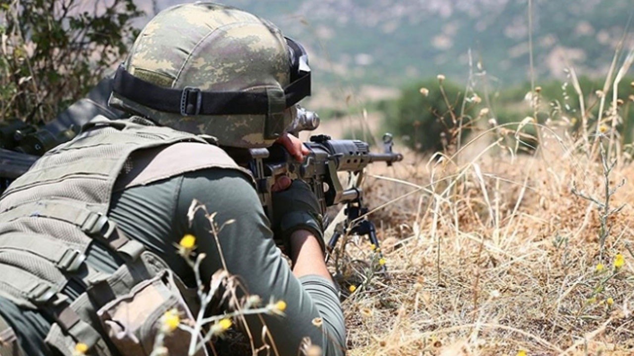 Son dakika! PKK&#039;ya Pençe: 2 terörist öldürüldü