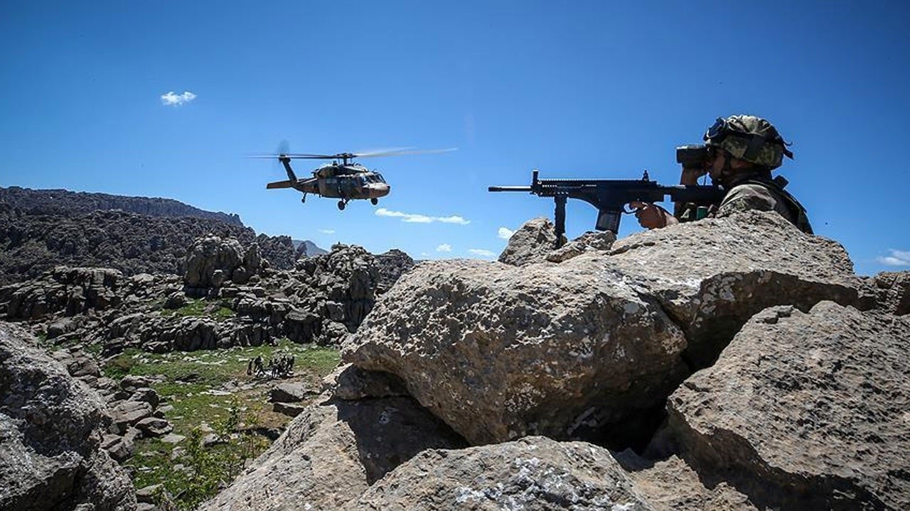 Son dakika! PKK&#039;ya pençe: 2 terörist öldürüldü