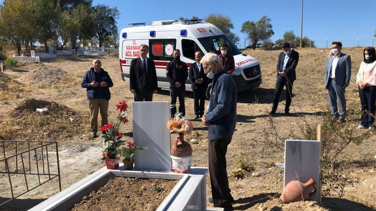 Vasiyeti yerine getiren koca, bağışladığı ambulansla ilk önce ölen eşini ziyaret etti