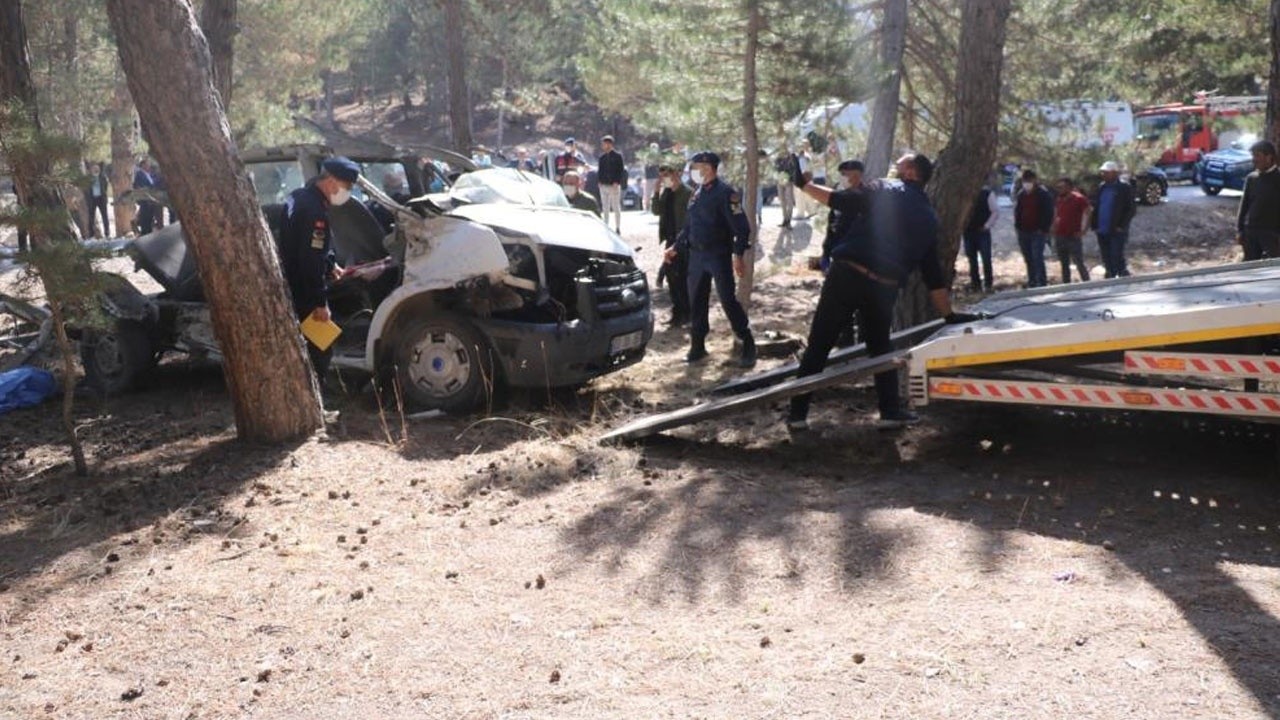 Yaralı öğrenci kazayı 800 metre uzaktaki köydekilere haber vermiş