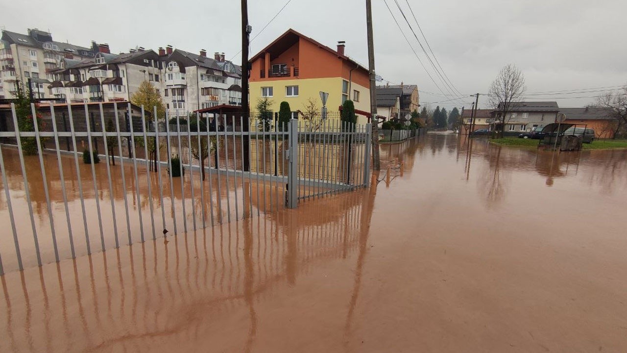 AFAD: Bosna Hersek&#039;te sele kapılan vatandaşımızın cansız bedenine ulaşıldı