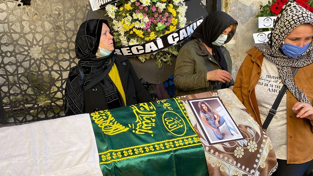 Barış Akarsu’nun annesi Hatice Akarsu’ya veda