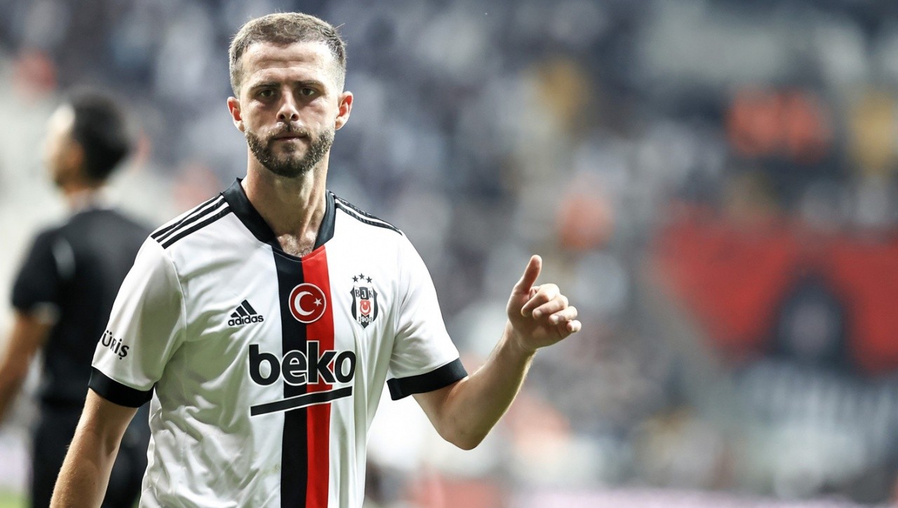 Beşiktaş&#039;a Miralem Pjanic&#039;ten kötü haber! Barcelona&#039;ya dönüyor...