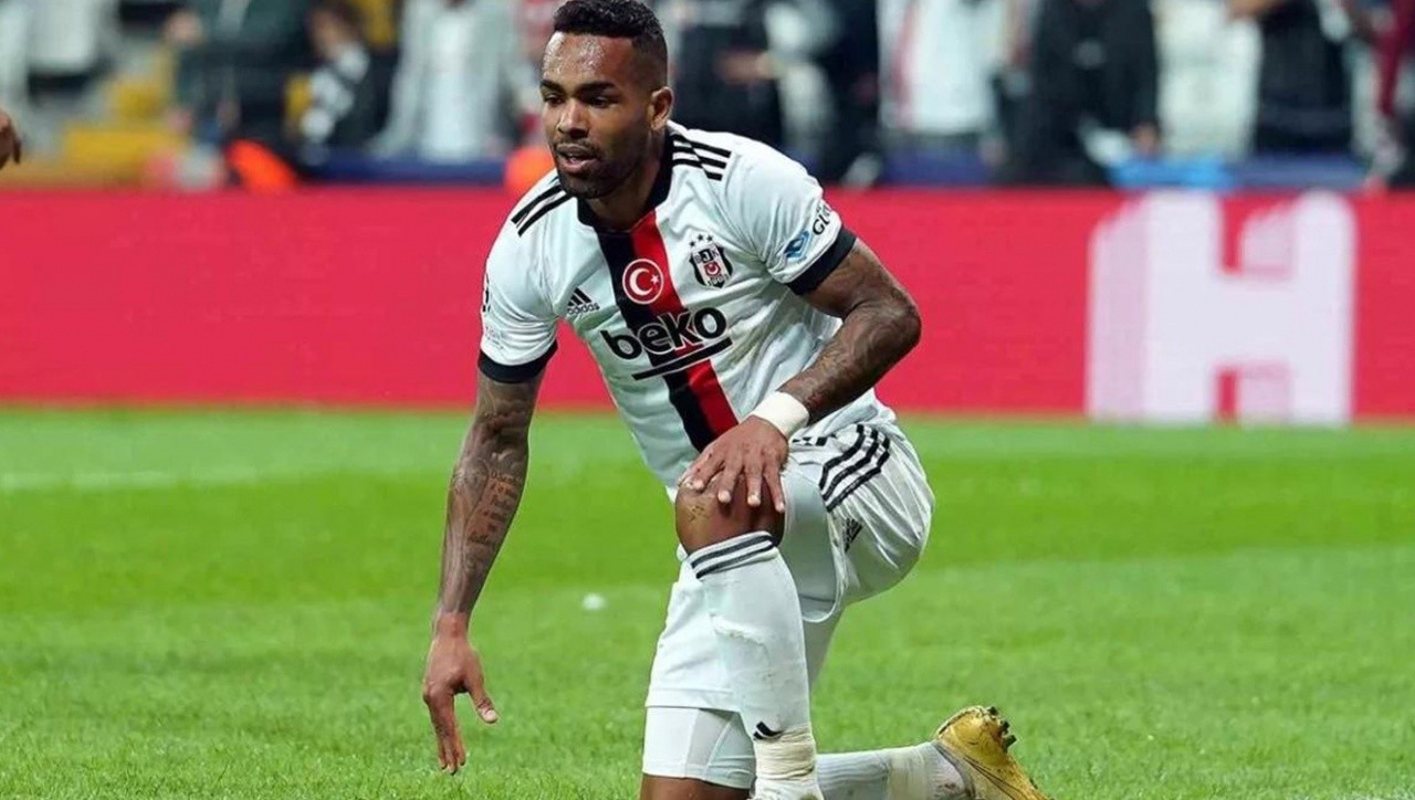 Beşiktaş&#039;ta sakatlık şoku! Alex Teixeira...