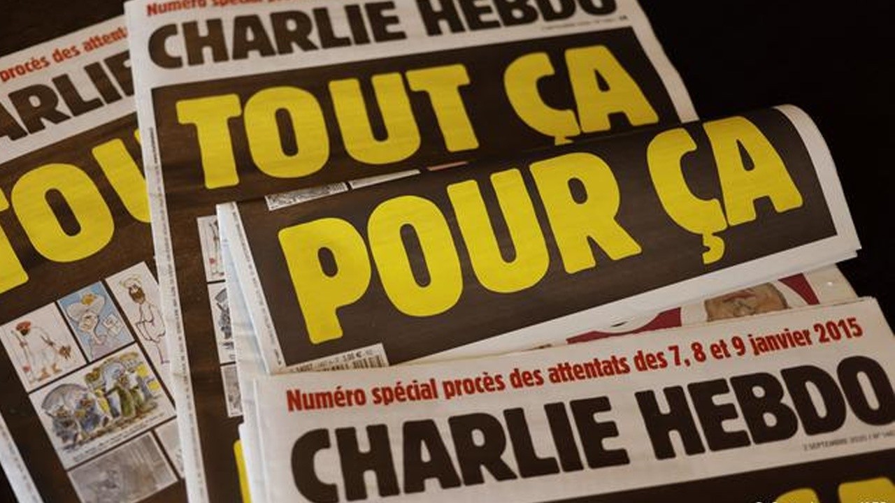 Cumhurbaşkanı&#039;na hakaret karikatürüyle gündeme gelen Charlie Hebdo&#039;nun davası başladı