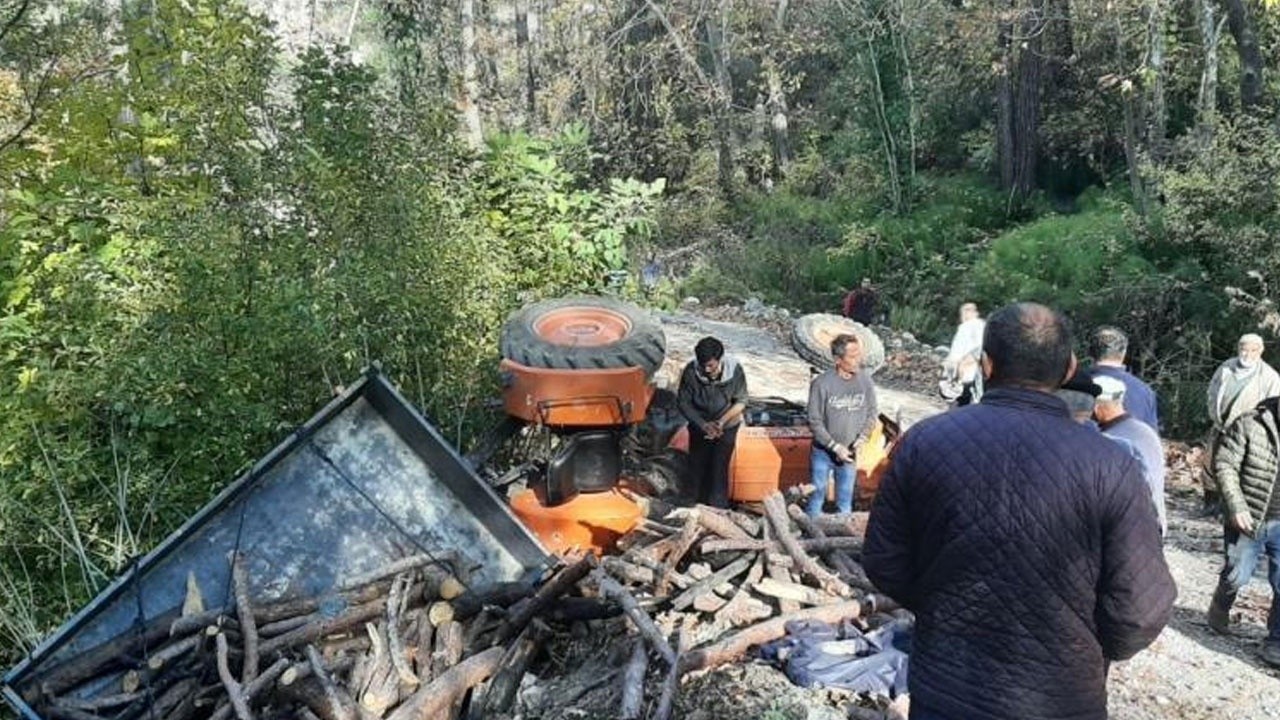 Devrilen traktörün altında kalan baba ve oğlundan acı haber!