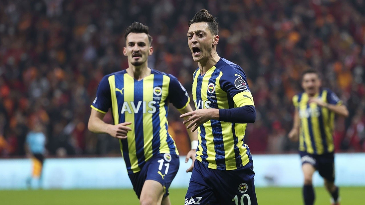 Fenerbahçe&#039;de Mesut Özil sevinci