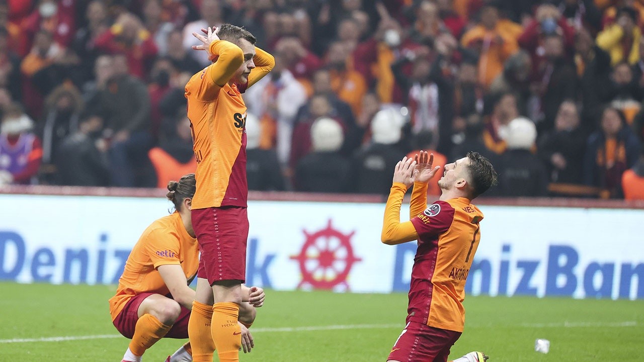 Galatasaray evinde 8 yıldır Fenerbahçe’yi yenemiyor