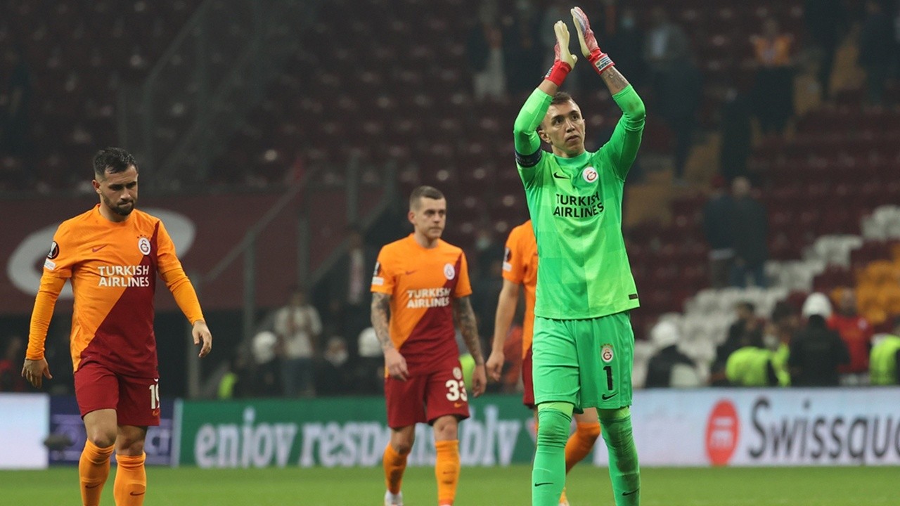 Galatasaray Moskova maçı kural hatası ne? UEFA Galatasaray Moskova maçı tekrar edecek mi?