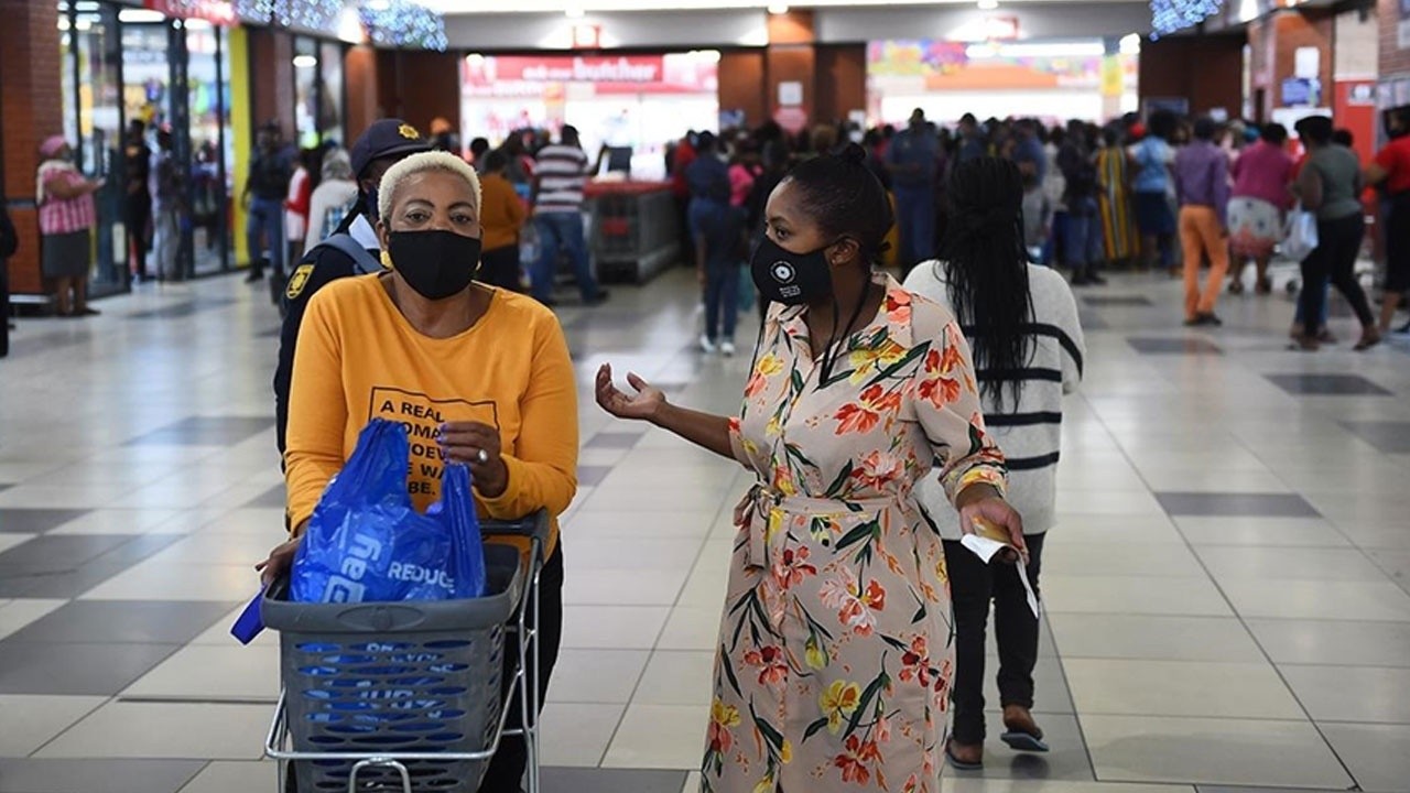 Güney Afrika&#039;dan Omikron varyantı kaynaklı seyahat yasaklarına tepki