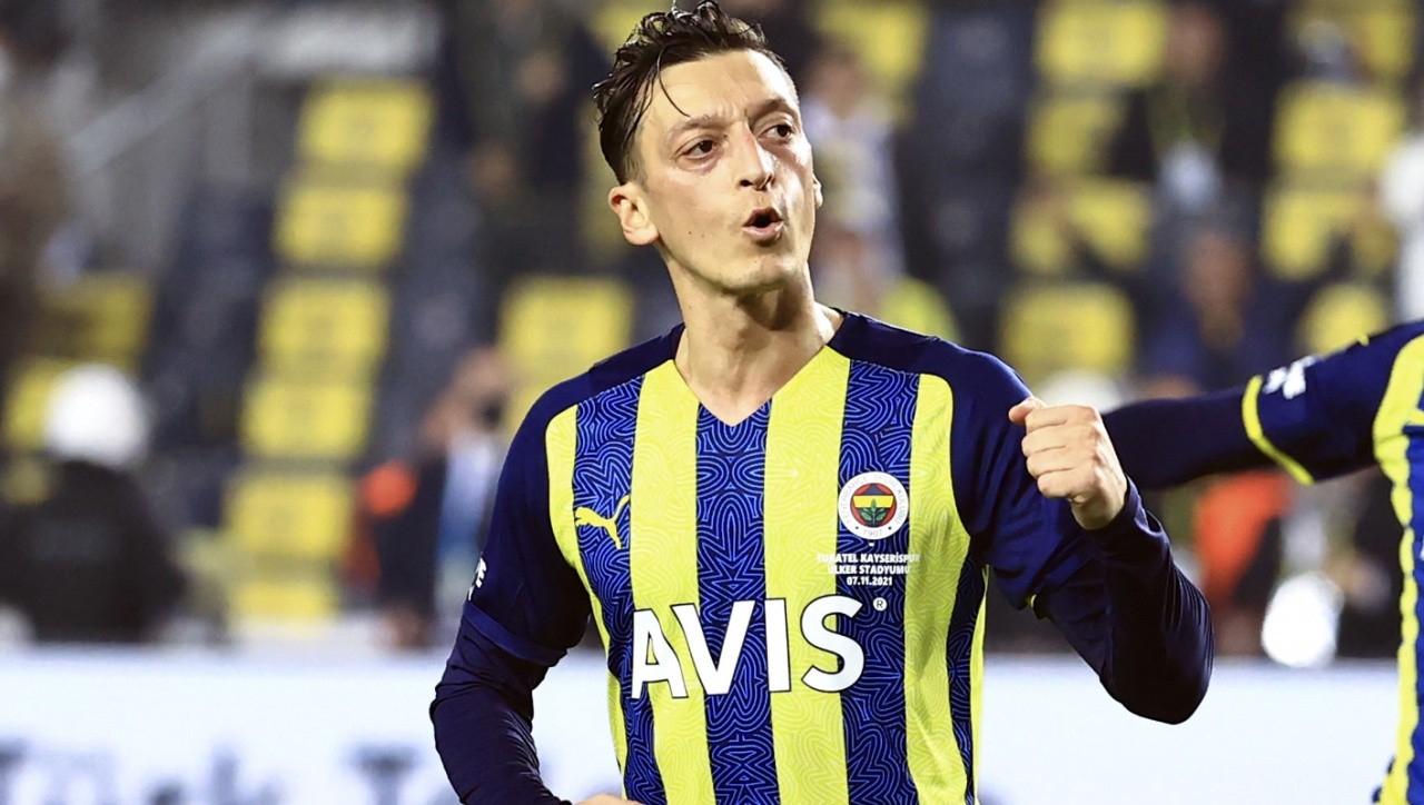 Mesut Özil kripto para çıkarıyor!