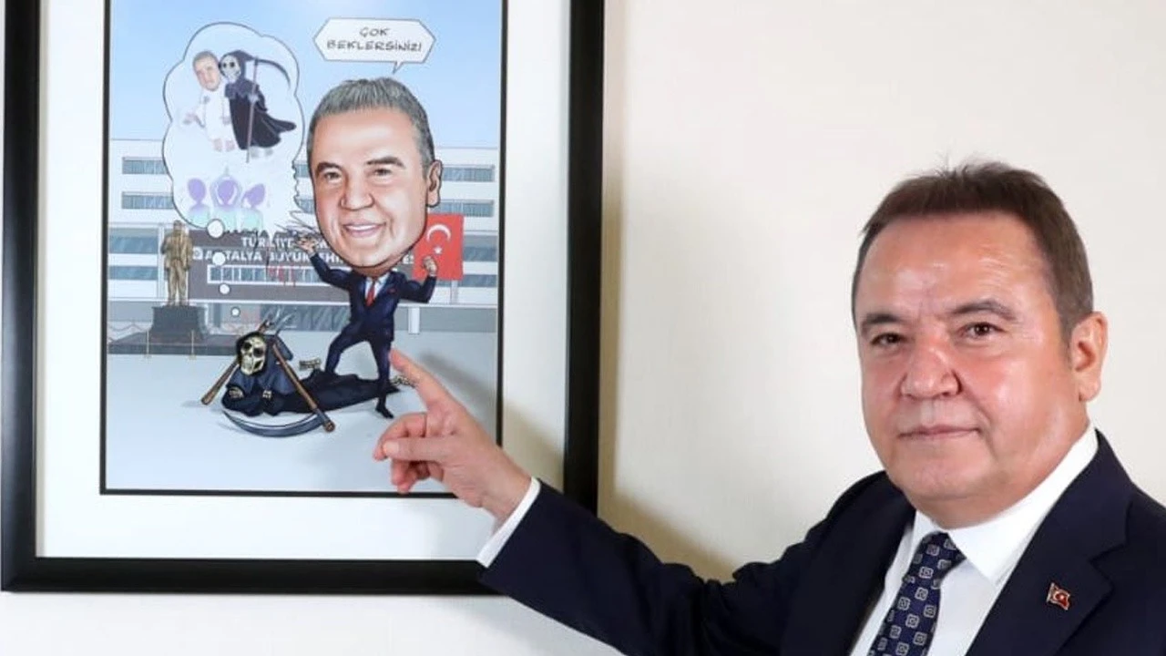 Muhittin Böcek'ten imalı paylaşım:  'İnsanları tanırsın, özellikle yanında sandıklarını'
