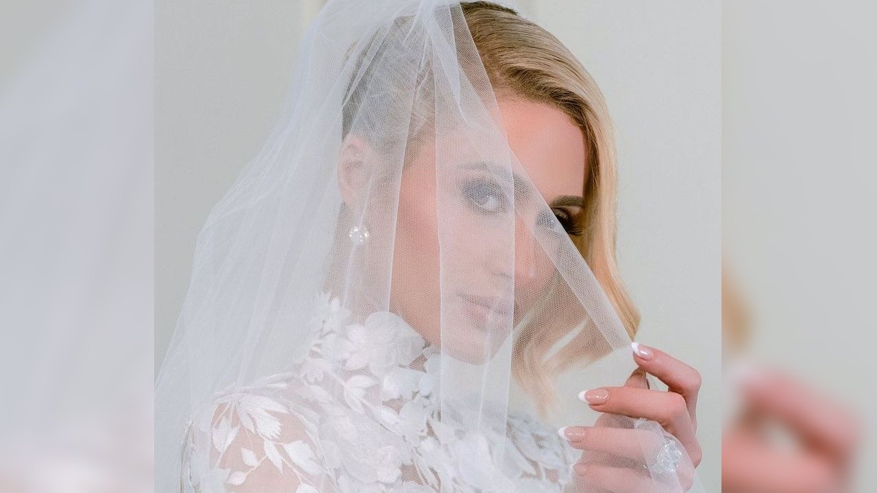 Paris Hilton&#039;un kocası Carter Reum kimdir? Paris Hilton gelinliği, yüzüğü ve düğünü ile ilgili detaylar