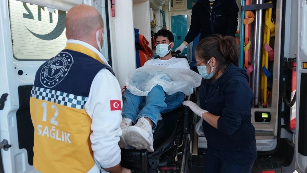Saati sorup bıçaklayıp kaçtılar