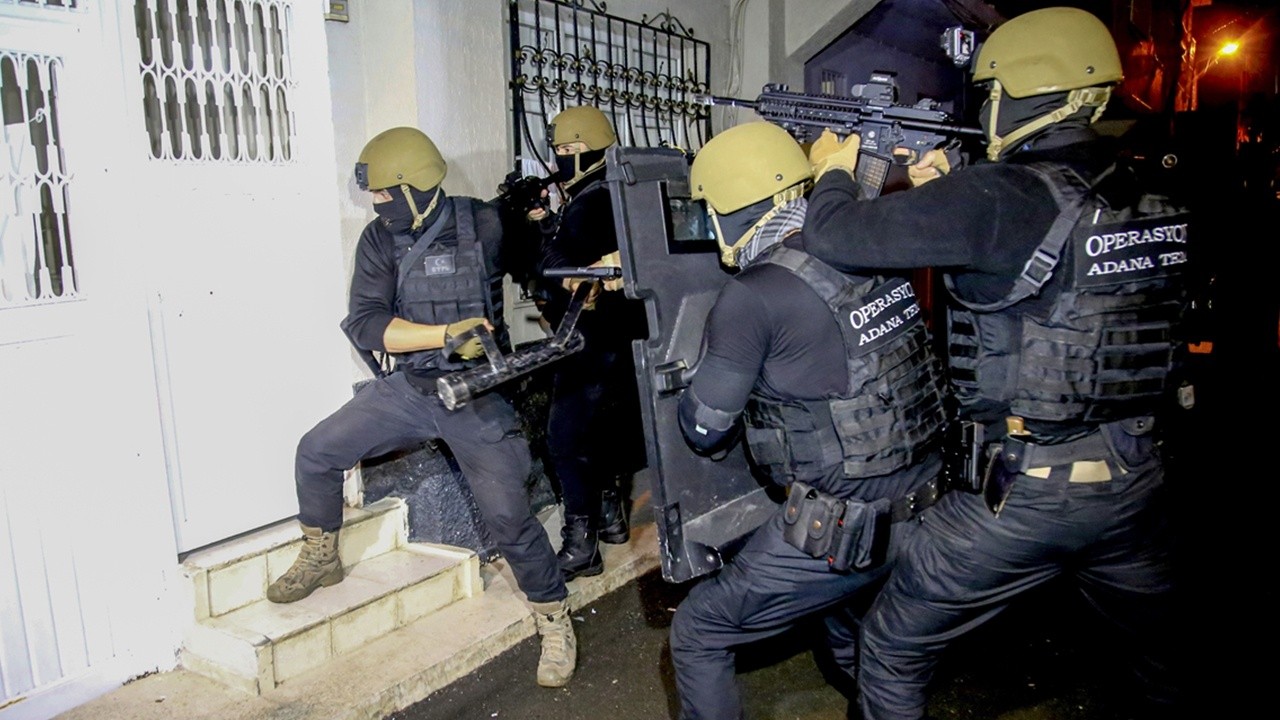 Son dakika! Adana&#039;da PKK/KCK operasyonu: 17 gözaltı