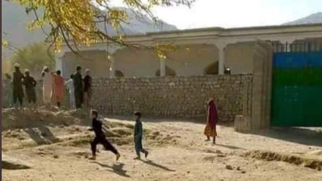 Son dakika! Afganistan&#039;da camiye bombalı saldırı: Çok sayıda yaralı var