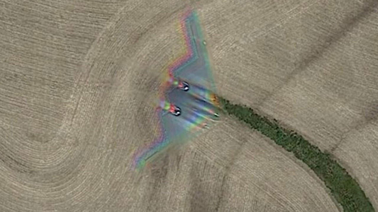 ABD’nin 2 milyar dolar değerindeki hayalet uçağı Google Earth’e yakalandı