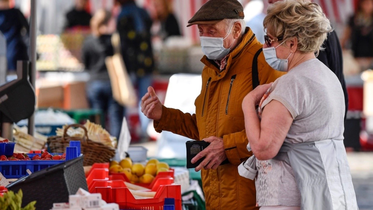 Almanya&#039;da enflasyon rekor kırdı: Market poşetleri boş kaldı