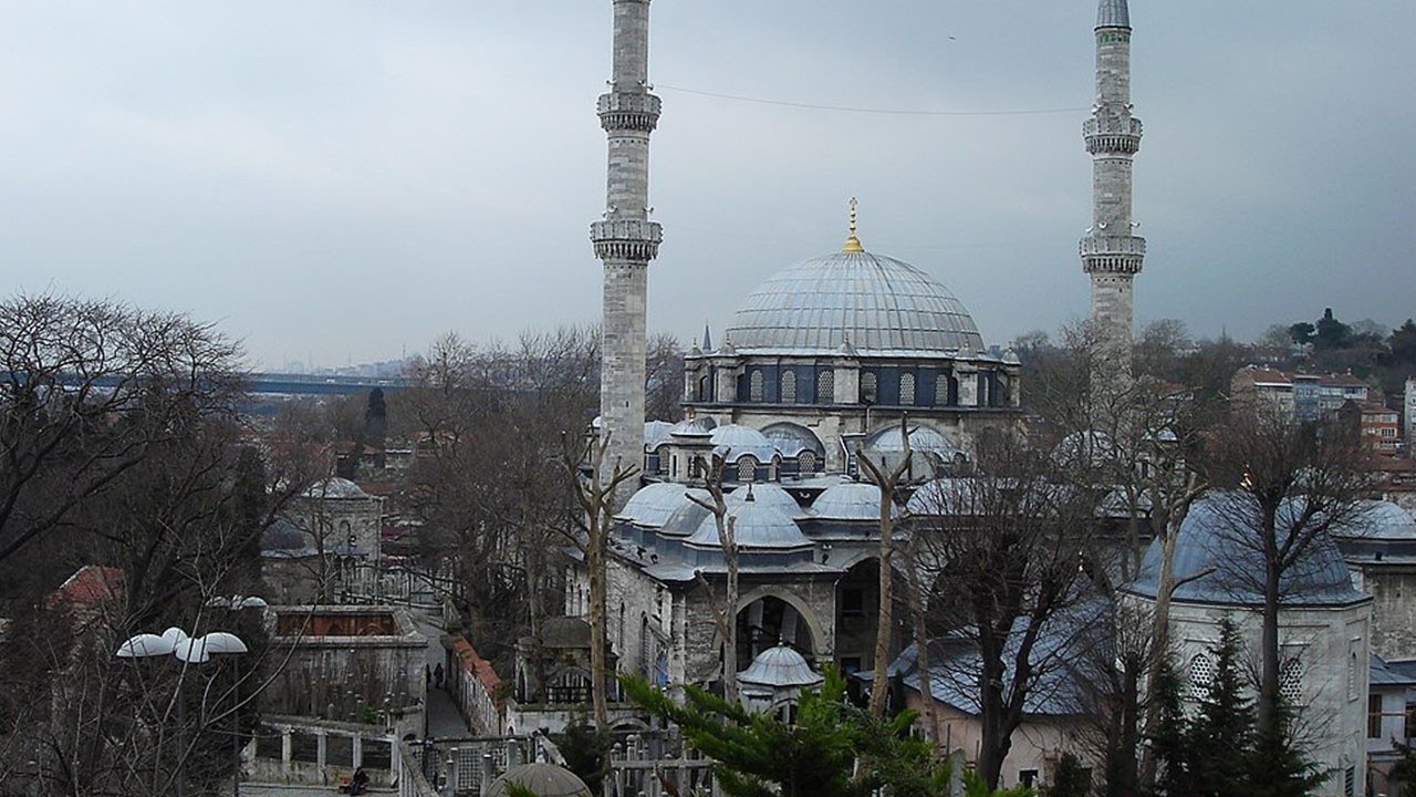 Almanya&#039;daki Türk camisine saldırı: 100 kişilik gruptan 11&#039;i gözaltına alındı