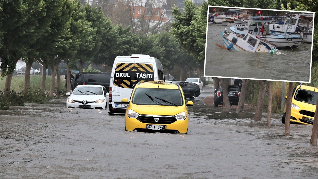 Antalya’da şiddetli fırtına! Yollar göle döndü, ağaçlar devrildi