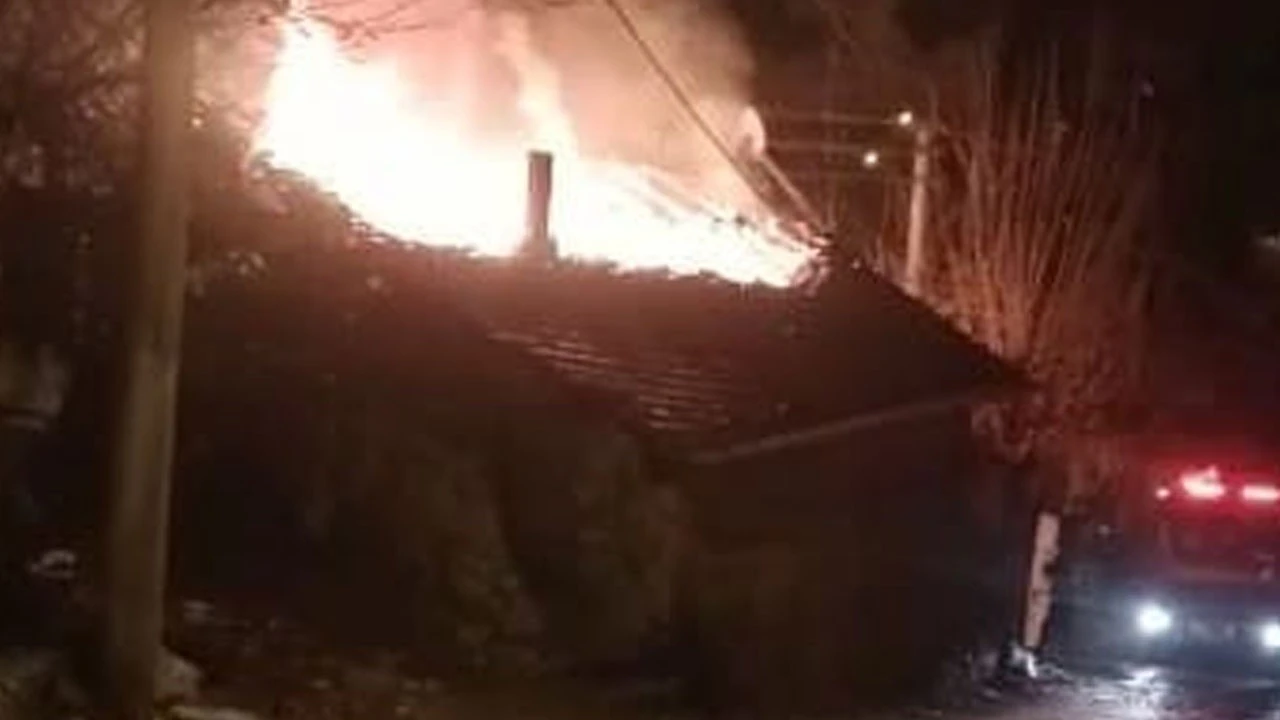 Babası uyurken tüpü yaktı, evi ateşe verip kaçtı