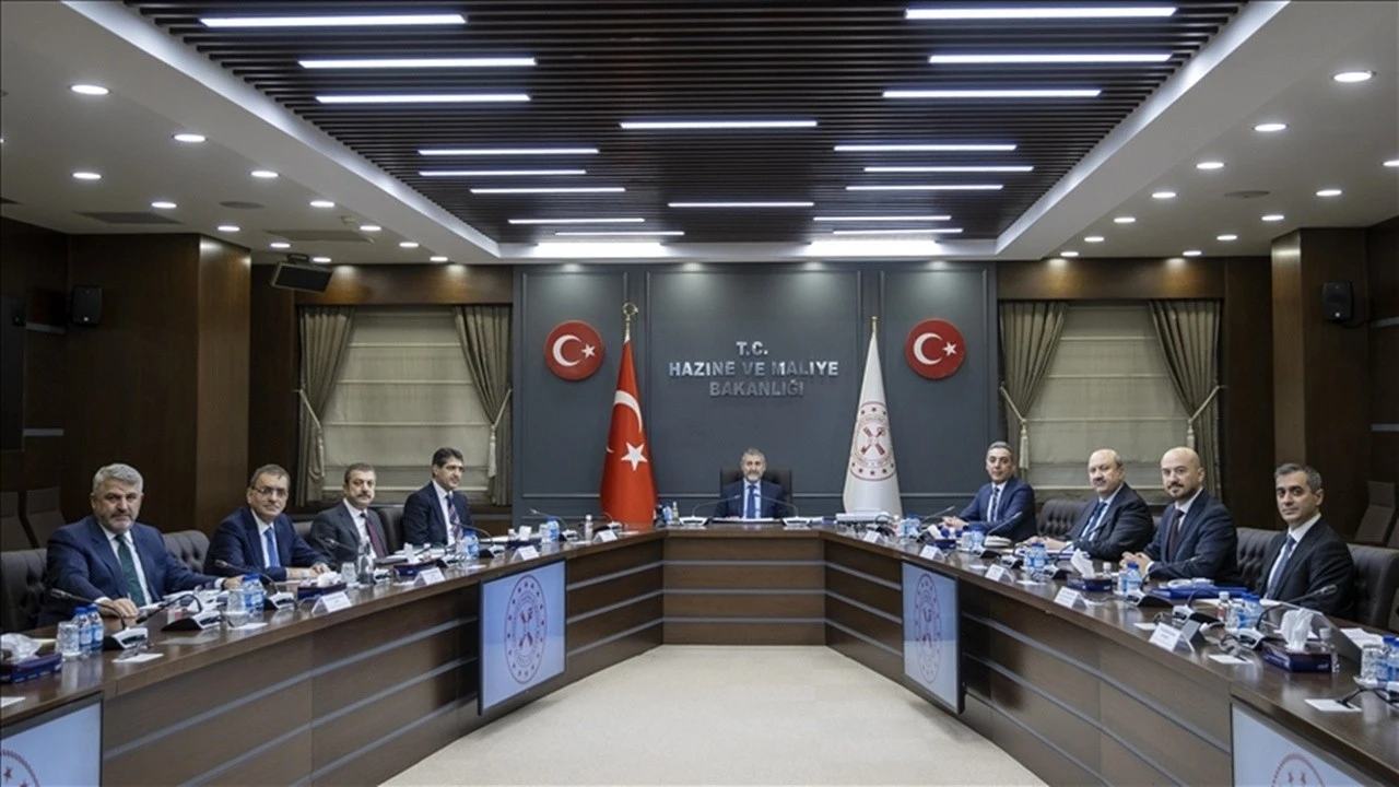 Bakanlık duyurdu: TL'nin değerinin korunması için yeni adımlar yolda