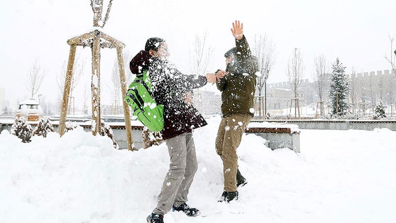 Birçok kentte eğitime kar molası: İşte okulların tatil edildiği iller